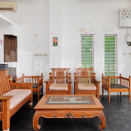Reddoorz At Wisma Nabila Syariah Near Masjid Raya Baiturrahman בנדה אקה מראה חיצוני תמונה