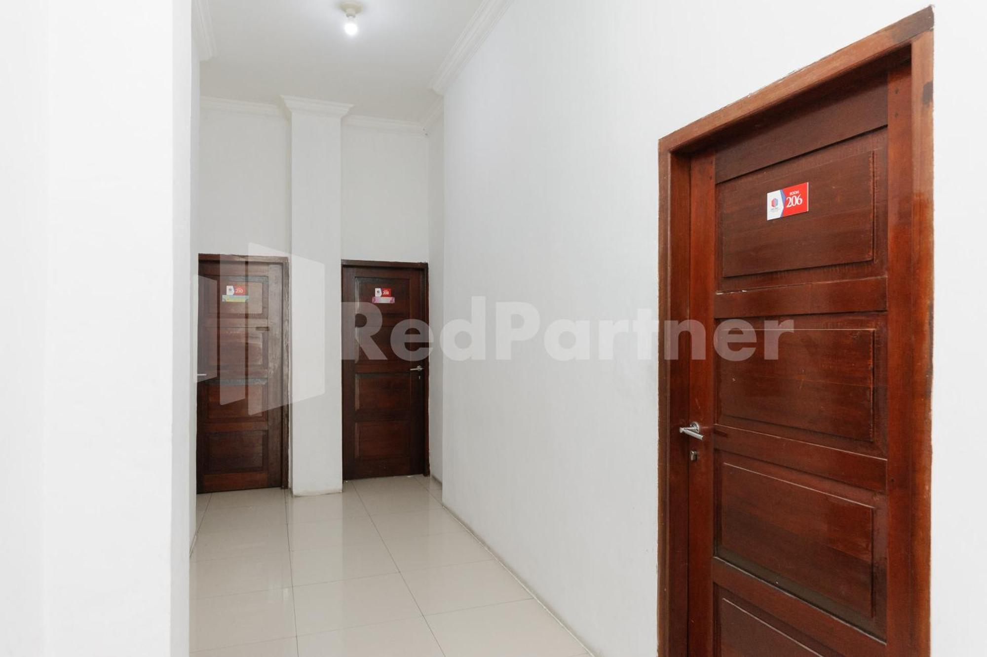 Reddoorz At Wisma Nabila Syariah Near Masjid Raya Baiturrahman בנדה אקה מראה חיצוני תמונה